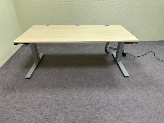 Elektropodesivi uredski stol Wini